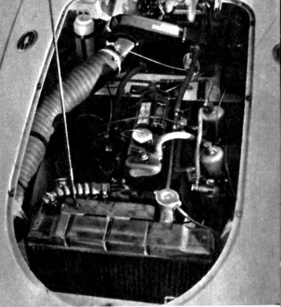 MG A (1960) - Motorraum zweckmässig angeordnet und von allen Seiten her zugänglich MG A (1960) - Motorraum zweckmässig angeordnet und von allen Seiten her zugänglich