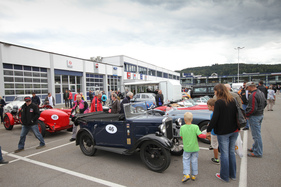 Manchmal werden die Kleinen am meisten bestaunt, wie dieser Austin Seven - am 24. Oldtimer Grandprix Safenwil 2015