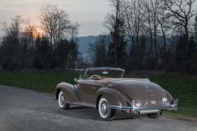Mercedes-Benz 300 S Roadster (1953) - beim Roadster konnte das Verdeck komplett versenkt werden Mercedes-Benz 300 S Roadster (1953) - beim Roadster konnte das Verdeck komplett versenkt werden