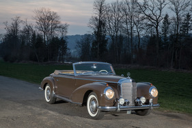 Mercedes-Benz 300 S Roadster (1953) - der Radstand wurde gegenüber der Limousine gekürzt Mercedes-Benz 300 S Roadster (1953) - der Radstand wurde gegenüber der Limousine gekürzt