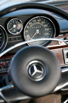 Mercedes-Benz 300 SEL 6.3 (1972) - Tacho bis 240 kmh
