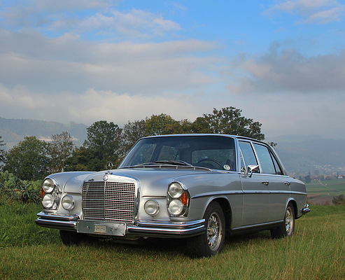 Mercedes Benz 300 SEL 6.3 (1972) - angeboten unter Lot 067 an der Versteigerung der Oldtimer Galerie Toffen vom 26. November 2011