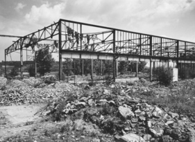 Messerschmitt (1954) - Werk im Rohbau, respektive Grundgerüst