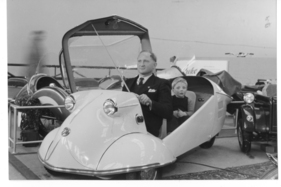 Messerschmitt FK 175 (1953) - am Genfer Autosalon 1953 - Vater und Sohn haben Platz