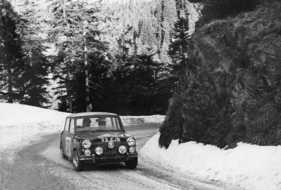 Mini Cooper S (1964) - Paddy Hopkirk an der Rallye Monte Carlo
