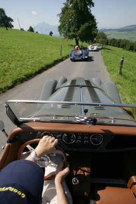 Morgan 4 4 (2011) - das Fahrgefühl ist in allen Morgan ähnlich, der neue fühlt sich aber mehr nach modernem Autobau an, als die früheren Exemplare