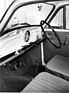 Morris Minor 1000 (1956) - Interieur, jetzt mit Sicherheitslenkrad und kurzem Schalthebel