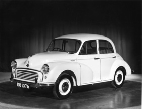 Morris Minor 1000 (1956) - jetzt mit einteiliger, gewölbter Frontscheibe