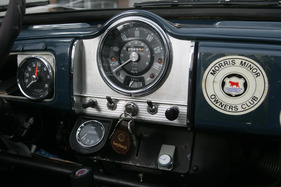 Morris Minor 1000 Tourer (1969) - das Zentralinstrument wurde so ab 1964 eingebaut
