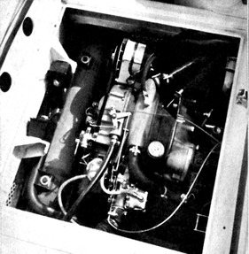 NSU Spider (1964) - eine runde Sache, der Wankel - oben die Lichtmaschine, ganz links der Auspuffdämpfer