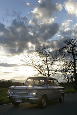 NSU TT (1971) - Dopelscheinwerfer erleuchten die Dämmerung
