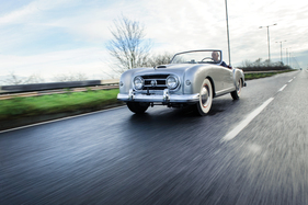 Nash-Healey Convertible (1952) - in voller Fahrt Nash-Healey Convertible (1952) - in voller Fahrt