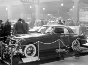 Nash-Healey Coupé (1953) - die elegante Schöpfung von Pininfarina feiert in Genf Premiere - am Automobilsalon in Genf 1953