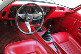 Opel GT 1900 (1971) – Amerikanisch-rotes Interieur