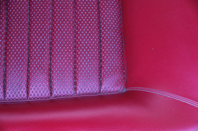 Opel GT 1900 (1971) – Kunstledersitz mit perforierten Querpfeifen