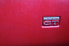 Opel GT 1900 (1971) – Namenszug am Armaturenbrett