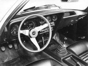 Opel GT/J (1971) - trotz leicht reduzierter Instrumentierung wirkt der GT/J ausgesprochen sportlich im innern - gezeigt am Genfer Autosalon 1971