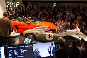 Bild Porsche 718 RS 60 Spyder (1960) an der Porsche Soundnacht 2016 und Porsche 718 Boxster S (2016)