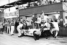Porsche 908/01 (1970) - Das ist der Porsche 908/01 von Steve McQueen während einem Boxenstopp - Sie wurden Gesamtzweiter und holten natürlich den Klassensieg der 3-Liter Prototypen (12 Stunden von Sebring 1970)