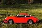 Ein roter Porsche 911 von 1976