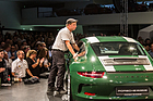 Porsche 911 R Typ 991 (2015) an der Porsche Soundnacht 2016 - wird auf die Bühne gerollt