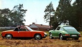 Porsche 914 und 911, einmal in Rot, einmal in Grün