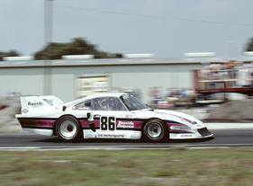 Porsche 935/80 (1983) - Der Bayside Disposal Porsche 935 gefahren von Al Holbert und Hurley Haywood erreichten den Gesamtplatzierung 3 (12 Stunden von Sebring 1983)