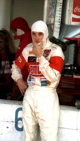 Porsche 962 (1986) - Jo Gartner, Fahrer des Gesamtsiegerfahrzeugs Porsche 962 mit dem Coke Livery, löst bald einen seiner Co-Piloten Hans-Joachim Stuck oder Bob Akin ab (12 Stunden von Sebring 1986)
