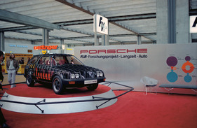 Porsche FLA (1973) - Das "Forschungs-Projekt Langzeit-Auto" FLA Typ 296 wird 1973 auf der Internationalen Automobilausstellung in Frankfurt präsentiert