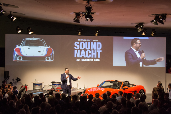 Porsche Museumsleiter Achim Stejskal an der Porsche Soundnacht 2016