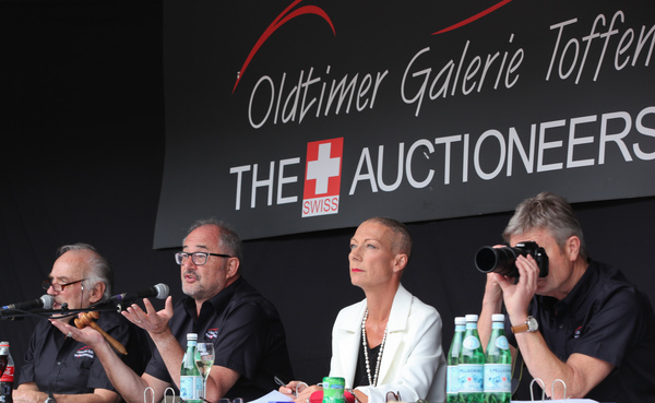 Reinhard Schmidlin dokumentiert das Geschehnis - Dolder-Versteigerung der Oldtimer Galerie am 11. Juni 2016