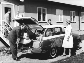 Saab 95 (1959) - im grossen Kofferraum des Kombis gab es eine dritte Sitzreihe entgegen der Fahrtrichtung