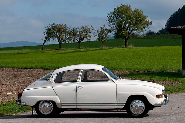 Saab 96 V4 Deluxe (1969) - angeboten unter Lot 080 an der Versteigerung der Oldtimer Galerie Toffen vom 26. November 2011
