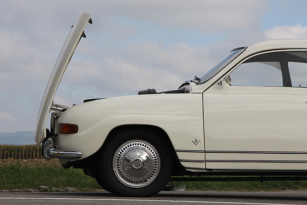 Saab 96 V4 Deluxe (1969) - die Motorhaube öffnet nach vorne