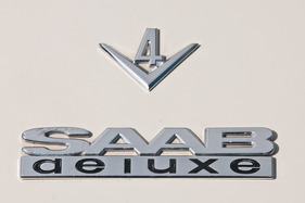 Saab 96 V4 Deluxe (1969) - ganz eindeutig, es handelt sich hier im ein V4-Modell in deluxe-Ausstattung
