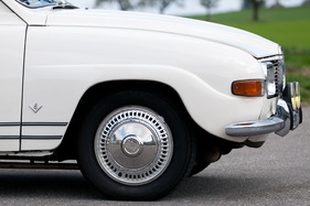 Saab 96 V4 Deluxe (1969) - im vergleichsweise geräumigen Frontbereit fand der kurz bauende V4 problemlos Platz