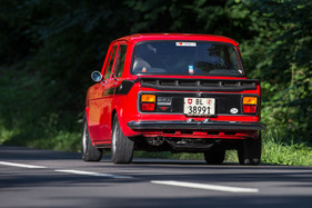 Simca 1000 Rallye 2 (1977) - die hinteren Räder weisen deutlichen negativen Sturz auf