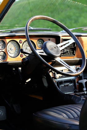 Triumph Stag (1970) - gut bestücktes Armaturenbrett
