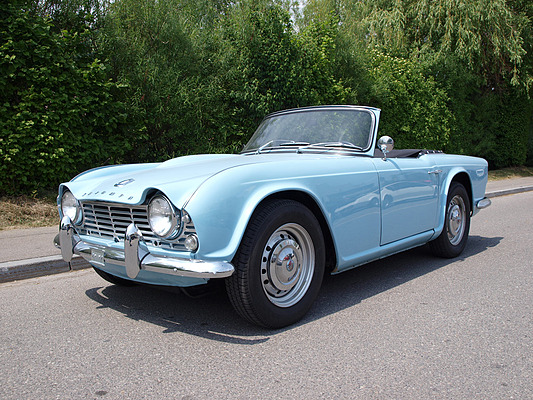Triumph TR 4 (1963) - angeboten unter Lot 081 an der Versteigerung der Oldtimer Galerie Toffen vom 26. November 2011