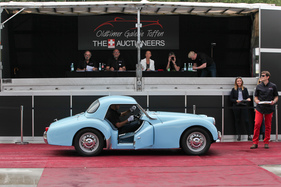 Triumph TR3B (1962) - unter grossem Vorbehalt zugeschlagen - an der Dolder-Versteigerung der Oldtimer Galerie am 11. Juni 2016