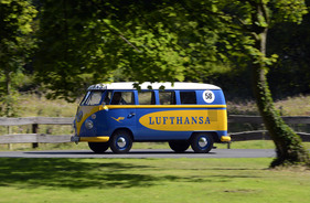 Volkswagen Lufthansa Bus (1965) - an der Rallye Historique anlässlich der Schloss Bensberg Classics 2012