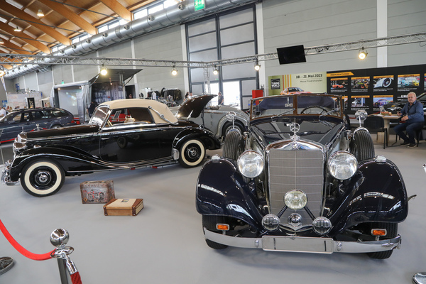 Mercedes-Benz 320