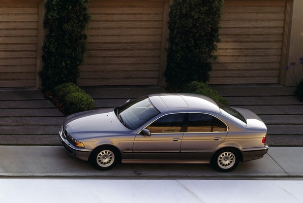 BMW 528i
