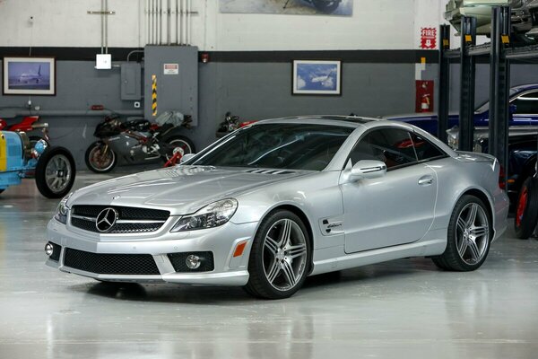 Mercedes-Benz SL 63 AMG