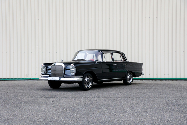 Mercedes-Benz 220 b
