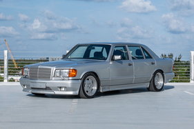 Mercedes-Benz 560 SEL