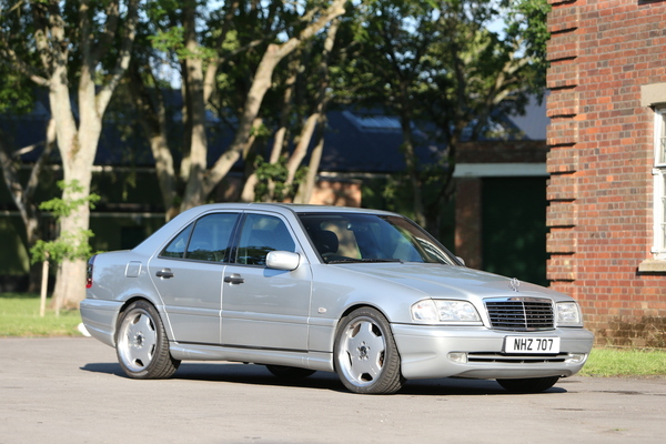 Mercedes-Benz C 55 AMG