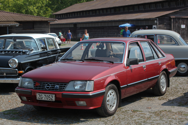 Opel Senator 2.5 E