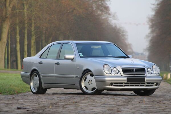 Mercedes-Benz E 50 AMG
