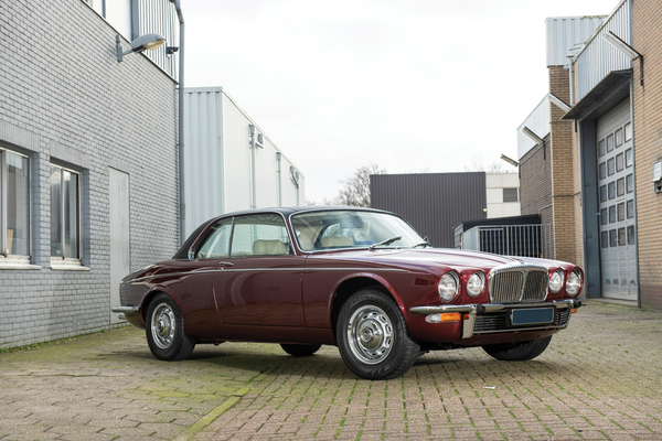 Daimler Sovereign 4.2